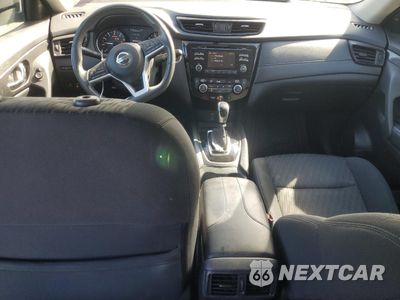 Zdjęcie 8 z 16 samochodu: 2017 NISSAN ROGUE SV VIN:5N1AT2MV7HC808123 - miniatura