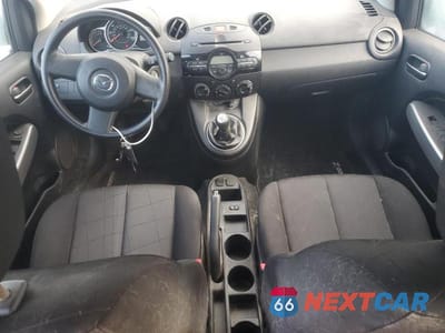 Zdjęcie 8 z 12 samochodu: 2012 MAZDA MAZDA2 VIN:JM1DE1KY5C0135720 - miniatura