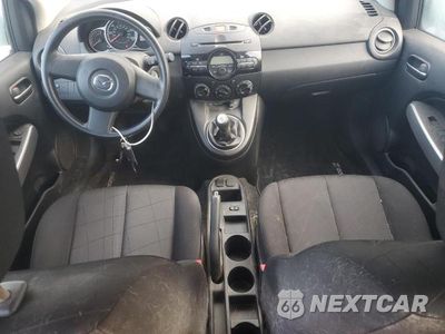 Zdjęcie 8 z 12 samochodu: 2012 MAZDA MAZDA2 VIN:JM1DE1KY5C0135720 - miniatura