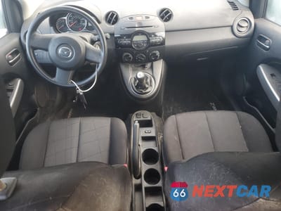 Zdjęcie 8 z 12 samochodu: 2012 MAZDA MAZDA2 VIN:JM1DE1KY5C0135720 - miniatura