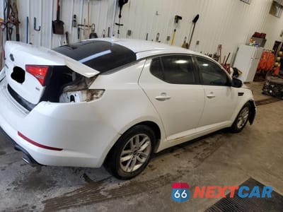 Trzecie zdjęcie samochodu z tyłu: 2011 KIA OPTIMA LX VIN:KNAGM4A78B5195578 - miniatura