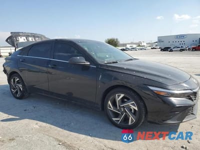 Czwarte zdjęcie samochodu z boku: 2025 HYUNDAI ELANTRA SEL VIN:KMHLS4DG1SU911452 - miniatura