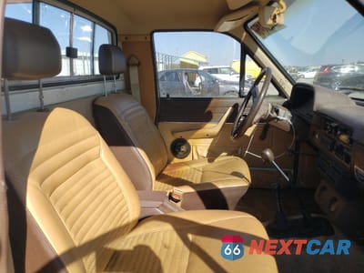 Zdjęcie 10 z 12 samochodu: 1982 TOYOTA PICKUP RN48 VIN:JT4RN48S5C0056591 - miniatura