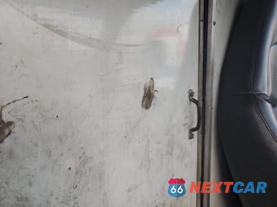 Zdjęcie 6 z 10 samochodu: 2006 CHEVROLET EXPRESS G3500 VIN:1GBJG312961164033 - miniatura