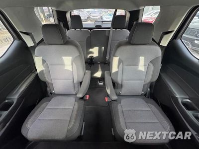 Zdjęcie 10 z 15 samochodu: 2021 CHEVROLET TRAVERSE LT VIN:1GNERGKW7MJ168621 - miniatura