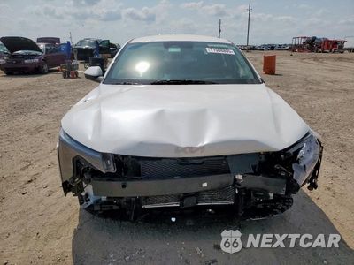 Piąte zdjęcie samochodu w środku: 2025 KIA K4 VIN:3KPFT4DE6SE058574 - miniatura
