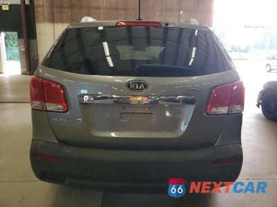Zdjęcie 6 z 13 samochodu: 2011 KIA SORENTO BASE VIN:5XYKTDA25BG166390 - miniatura