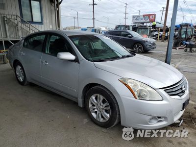 Czwarte zdjęcie samochodu z boku: 2012 NISSAN ALTIMA BASE VIN:1N4AL2AP9CN414300 - miniatura