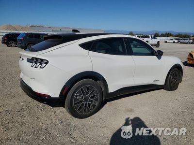 Trzecie zdjęcie samochodu z tyłu: 2024 FORD MUSTANG MACH-E PREMIUM VIN:3FMTK3SU7RMA32037 - miniatura