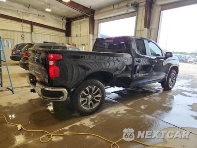 Trzecie zdjęcie samochodu z tyłu: 2025 CHEVROLET SILVERADO K1500 LT VIN:1GCRKDED7SZ222604 - miniatura