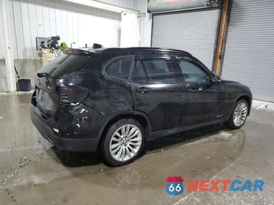Trzecie zdjęcie samochodu z tyłu: 2014 BMW X1 XDRIVE28I VIN:WBAVL1C56EVY17281 - miniatura
