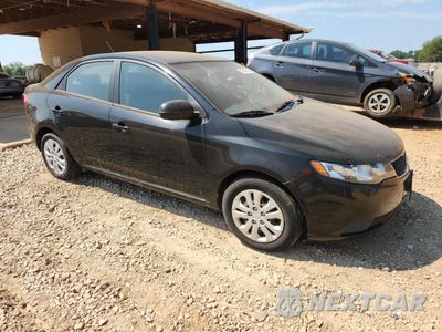 Czwarte zdjęcie samochodu z boku: 2013 KIA FORTE EX VIN:KNAFU4A27D5717233 - miniatura
