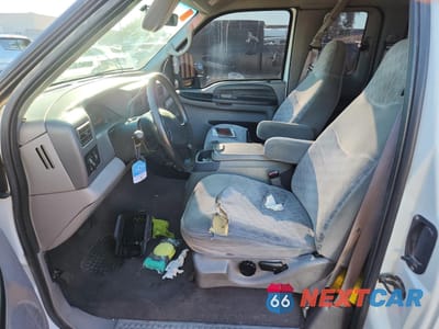 Zdjęcie 7 z 12 samochodu: 2000 FORD F250 SUPER DUTY VIN:1FTNX20S2YEE38872 - miniatura