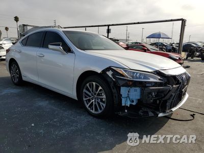 Czwarte zdjęcie samochodu z boku: 2022 LEXUS ES 300H BASE VIN:58ACA1C14NU023113 - miniatura