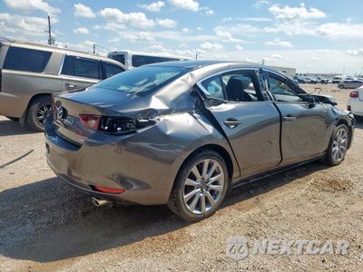 Trzecie zdjęcie samochodu z tyłu: 2025 MAZDA 3 PREFERRED VIN:JM1BPACM6S1768135 - miniatura