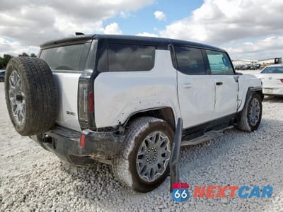 Trzecie zdjęcie samochodu z tyłu: 2025 GMC HUMMER SUV 3X VIN:1GKT0RDC6SU119242 - miniatura