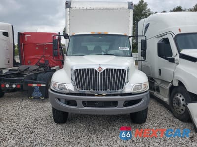 Piąte zdjęcie samochodu w środku: 2018 INTERNATIONAL 4000 4300 - SEMI TRUCK VIN:1HTMMMMLXJH756328 - miniatura