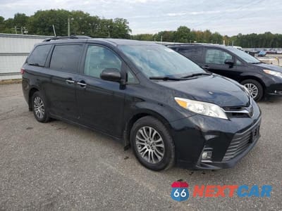 Czwarte zdjęcie samochodu z boku: 2018 TOYOTA SIENNA XLE VIN:5TDYZ3DC4JS955588 - miniatura