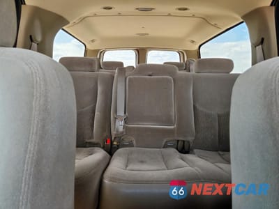 Zdjęcie 10 z 13 samochodu: 2003 CHEVROLET SUBURBAN C1500 VIN:3GNEC16Z53G257882 - miniatura
