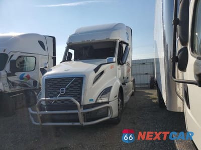 Drugie zdjęcie samochodu z przodu: 2024 VOLVO VN VNL VIN:4V4NC9EH3RN620832 - miniatura