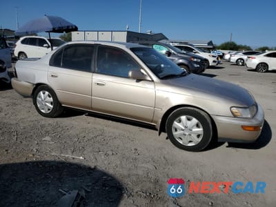 Czwarte zdjęcie samochodu z boku: 1997 TOYOTA COROLLA DX VIN:1NXBB02E0VZ514759 - miniatura