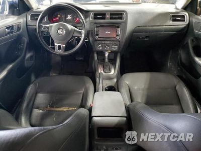 Zdjęcie 8 z 12 samochodu: 2011 VOLKSWAGEN JETTA SE VIN:3VWDX7AJXBM395802 - miniatura