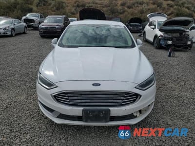 Piąte zdjęcie samochodu w środku: 2018 FORD FUSION SE VIN:3FA6P0HD6JR204029 - miniatura