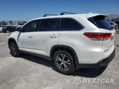 Drugie zdjęcie samochodu z przodu: 2019 TOYOTA HIGHLANDER LE VIN:5TDZZRFH9KS353271 - miniatura