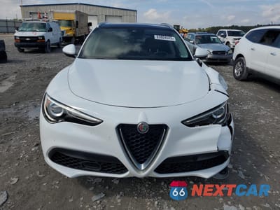 Piąte zdjęcie samochodu w środku: 2021 ALFA ROMEO STELVIO TI VIN:ZASPAKBN9M7D08479 - miniatura