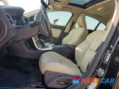 Zdjęcie 7 z 14 samochodu: 2017 VOLVO S60 VIN:YV126MFL2H2424113 - miniatura