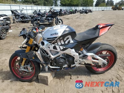 Trzecie zdjęcie samochodu z tyłu: 2018 APRILIA MOTORCYCLE VIN:ZD4KEU001JS001539 - miniatura
