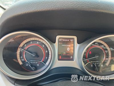 Zdjęcie 9 z 15 samochodu: 2011 DODGE JOURNEY CREW VIN:3D4PH3FG5BT512200 - miniatura