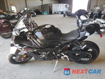Trzecie zdjęcie samochodu z tyłu: 2025 BMW S 1000 RR VIN:WB10P2301S6L64332 - miniatura