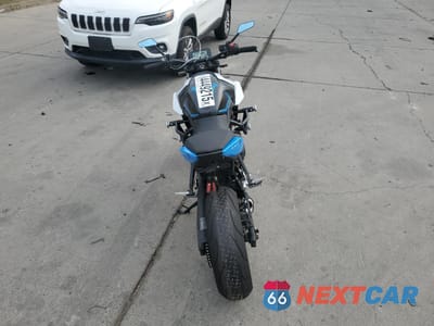 Zdjęcie 6 z 10 samochodu: 2023 SUZUKI GSX800 R VIN:JS1EM11B5P7100252 - miniatura