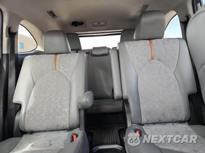 Zdjęcie 10 z 13 samochodu: 2023 TOYOTA HIGHLANDER HYBRID BRONZE EDITION VIN:5TDABRCH5PS569471 - miniatura