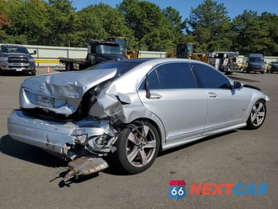 Trzecie zdjęcie samochodu z tyłu: 2008 MERCEDES-BENZ S 550 4MATIC VIN:WDDNG86XX8A187375 - miniatura