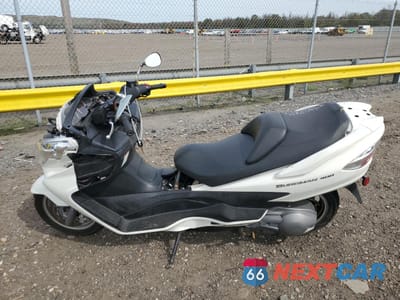 Trzecie zdjęcie samochodu z tyłu: 2011 SUZUKI AN400 A VIN:JS1CK44B7B2100818 - miniatura