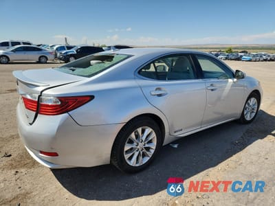 Trzecie zdjęcie samochodu z tyłu: 2014 LEXUS ES 300H VIN:JTHBW1GG2E2051154 - miniatura