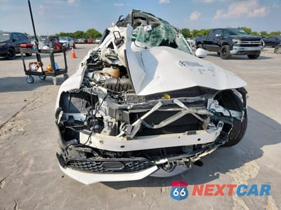 Piąte zdjęcie samochodu w środku: 2017 ALFA ROMEO GIULIA TI VIN:ZARFAECN9H7548860 - miniatura