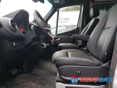 Zdjęcie 7 z 14 samochodu: 2024 MERCEDES-BENZ SPRINTER 2500 VIN:W1W4NBVY3RT171757 - miniatura