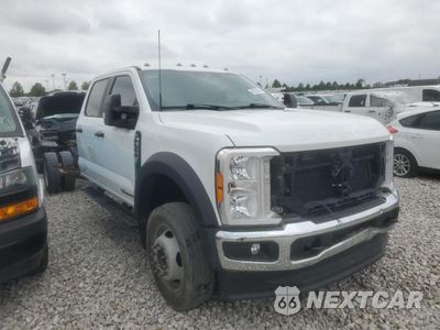 Czwarte zdjęcie samochodu z boku: 2023 FORD F550 SUPER DUTY VIN:1FD0W5HT1PEC51046 - miniatura