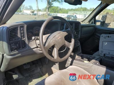 Zdjęcie 8 z 12 samochodu: 2006 GMC NEW SIERRA K3500 VIN:1GTHK39U76E243594 - miniatura