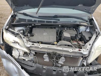 Zdjęcie 11 z 12 samochodu: 2015 TOYOTA SIENNA XLE VIN:5TDYK3DC8FS654334 - miniatura
