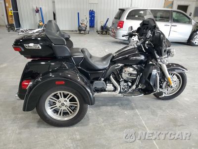 2016 HARLEY-DAVIDSON FLHTCUTG TRI GLIDE ULTRA 1HD1MAL12GB854665 - główne zdjęcie licytacji z USA - miniatura