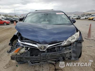 Piąte zdjęcie samochodu w środku: 2018 TOYOTA SIENNA XLE VIN:5TDYZ3DC2JS929068 - miniatura