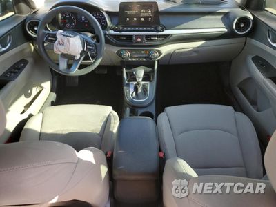 Zdjęcie 8 z 13 samochodu: 2019 KIA FORTE FE VIN:3KPF24ADXKE016083 - miniatura