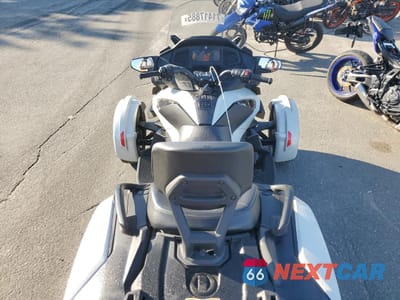 Zdjęcie 6 z 10 samochodu: 2021 CAN-AM SPYDER ROADSTER RT VIN:2BXNBDD22MV003262 - miniatura