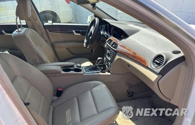 Piąte zdjęcie samochodu w środku: 2013 MERCEDES-BENZ C 300 4MATIC VIN:WDDGF8AB8DR263839 - miniatura