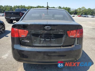Zdjęcie 6 z 13 samochodu: 2013 KIA FORTE LX VIN:KNAFT4A25D5681545 - miniatura