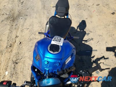 Piąte zdjęcie samochodu w środku: 2020 KAWASAKI ZR900 F VIN:ML5ZRDF18LDA38266 - miniatura